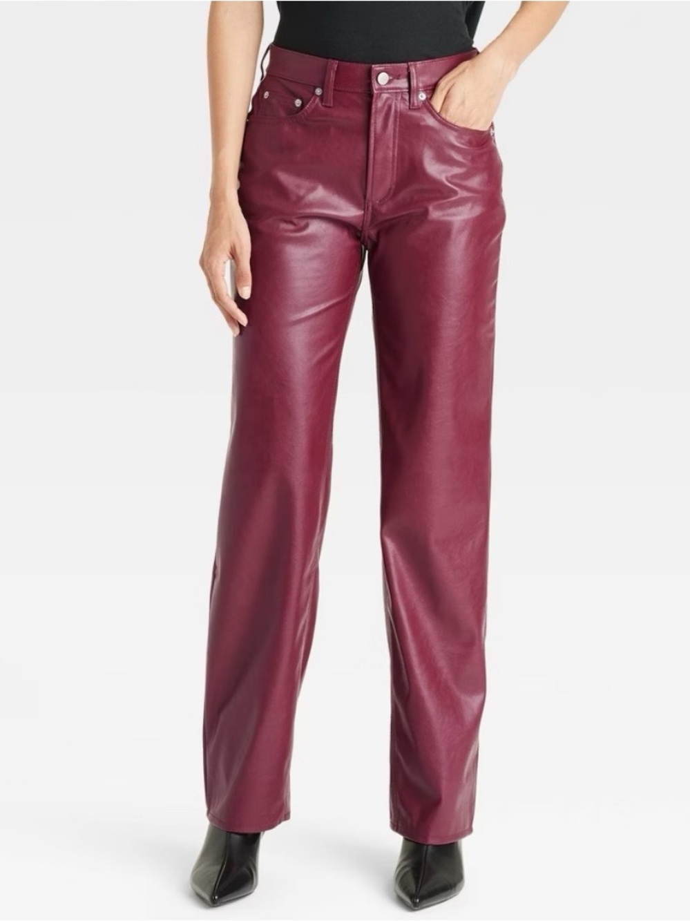Universal Thread Women's Mid-Rise Faux Leather 90's Baggy Jeans, Red 12